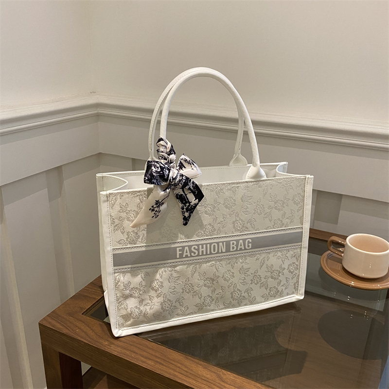 Women Bags On Sale - Lüks Zarif Kadın Tote Çantası İşlemeli
