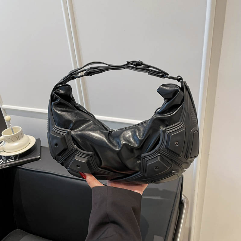 Koyu Renkli Trend Yarım Ay Şek - Women Bags 2026 Trends incelemesi ve fiyatı