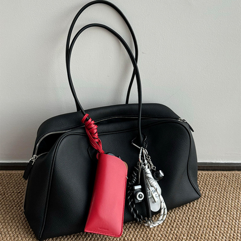 Siyah Yumuşak Deri Boston Tote - Women Bags 2026 Trends incelemesi ve fiyatı