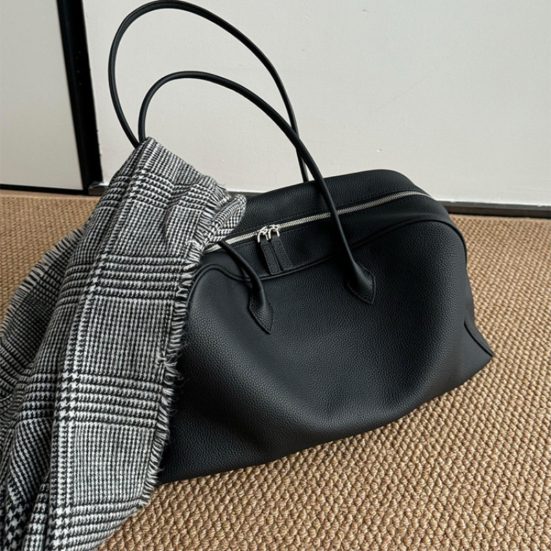 Siyah Yumuşak Deri Boston Tote - Women Bags 2026 Trends incelemesi ve fiyatı